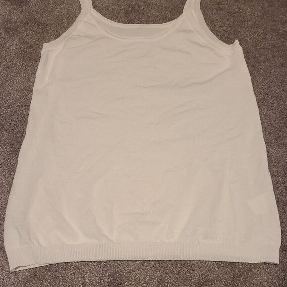 ❄3/$26 Xmas sale❄ NWOT Sleeveless tanktop loose scoop neck - Picture 3 of 3
